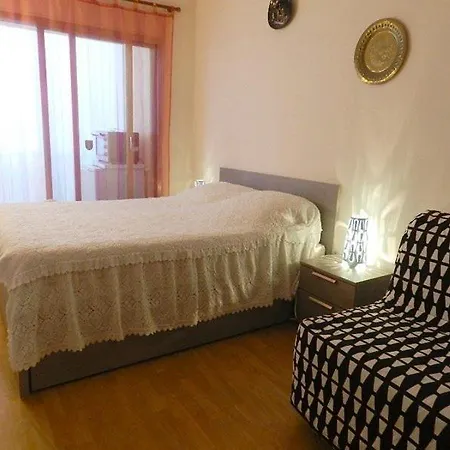 Lv330-b125 2 Pièces 4 Couchages Le Lavandou